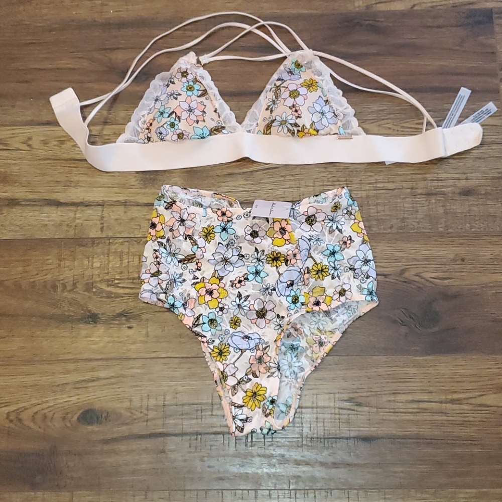 VS PINK Blush Love Collab Bra And Panty Set